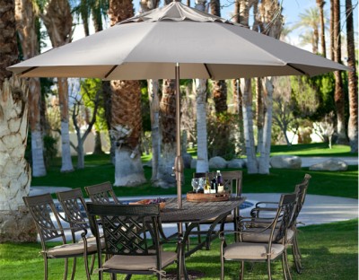   Patio Furniture on Outdoor Furniture With Patio Umbrella