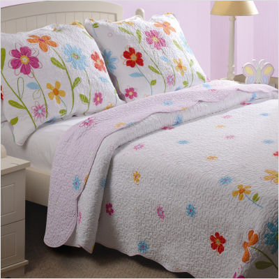 Floral Bedspreads on Floral Bedding In Small Bedroom